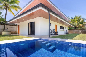 Luxury 2 bedroom, walking distance to beach